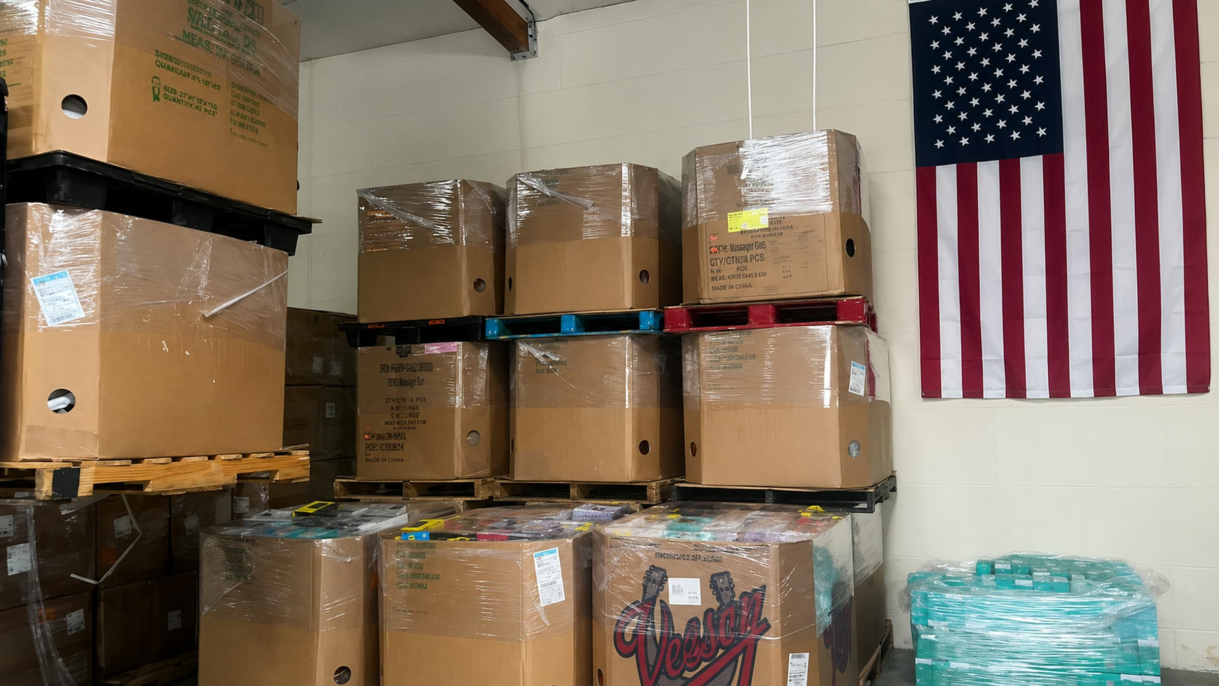Warehouse pallets and boxed liquidation inventory in Los Angeles
